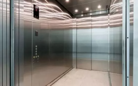 Thang máy tải hàng